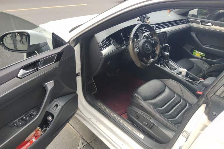 Used Volkswagen FAW-Volkswagen CC 2019 330TSI Glamour Edition China V Standard Driver Seat