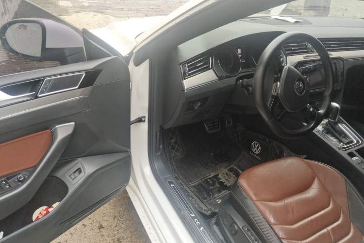 Used Volkswagen FAW-Volkswagen CC 2019 330TSI Glamour Edition China V Standard Driver Seat