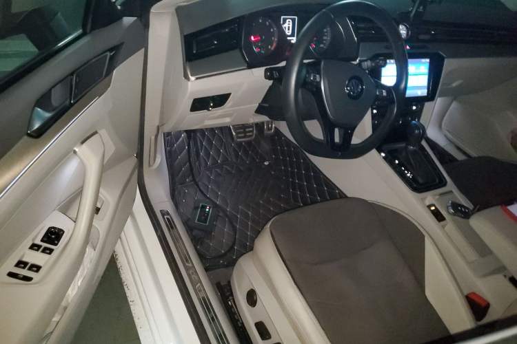 Used Volkswagen FAW-Volkswagen CC 2019 330TSI Huayan Edition China V Standard Driver Seat