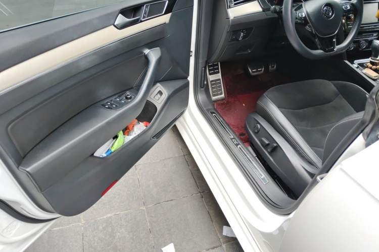 Used Volkswagen FAW-Volkswagen CC 2019 330TSI Huayan Edition China V Standard Driver Seat