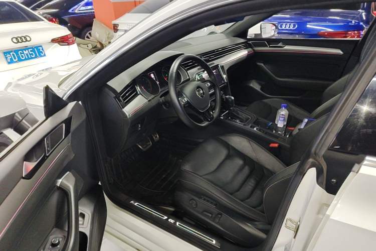 Used Volkswagen FAW-Volkswagen CC 2019 330TSI Glamour Edition China V Standard Driver Seat