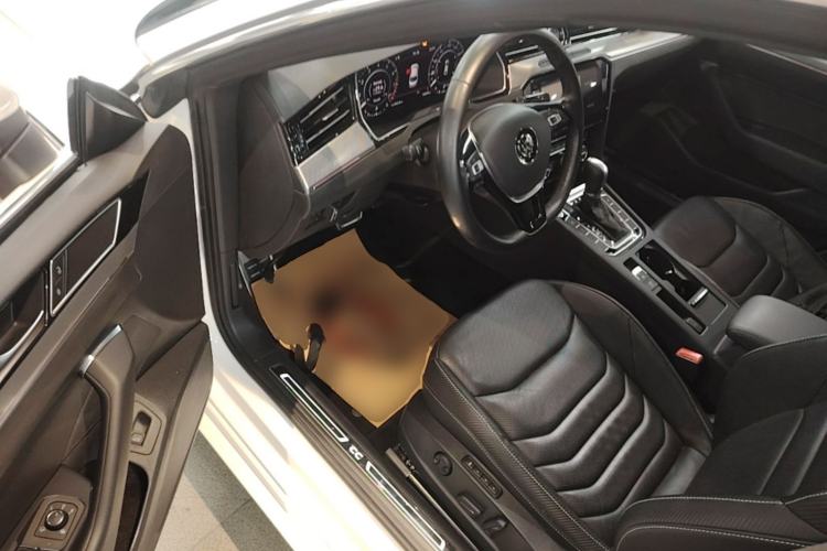 Used Volkswagen FAW-Volkswagen CC 2019 330TSI Glamour Edition China V Standard Driver Seat