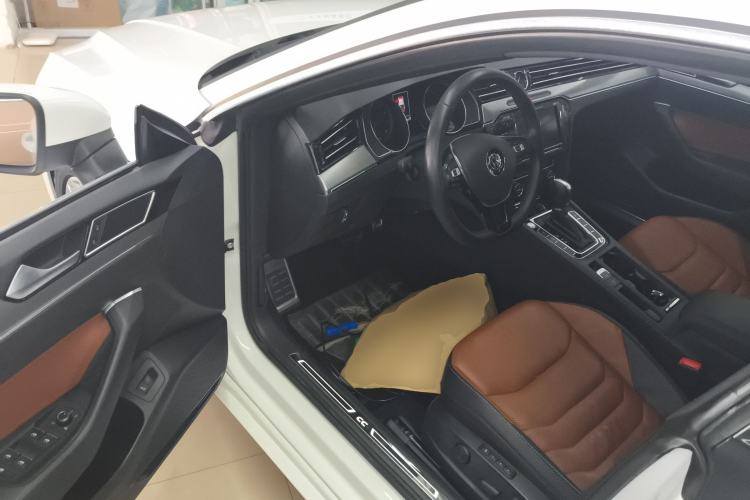 Used Volkswagen FAW-Volkswagen CC 2019 330TSI Glamour Edition China V Standard Driver Seat