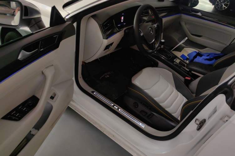 Used Volkswagen FAW-Volkswagen CC 2019 380TSI Yeyan Edition China V Standard Driver Seat