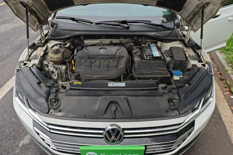 Used Volkswagen FAW-Volkswagen CC 2019 330TSI Glamour Edition China V Standard Engine Bay