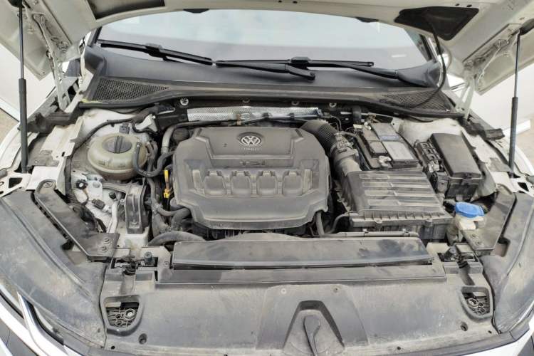 Used Volkswagen FAW-Volkswagen CC 2019 330TSI Glamour Edition China V Standard Engine Bay