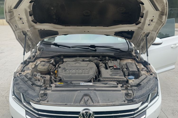 Used Volkswagen FAW-Volkswagen CC 2019 330TSI Huayan Edition China V Standard Engine Bay