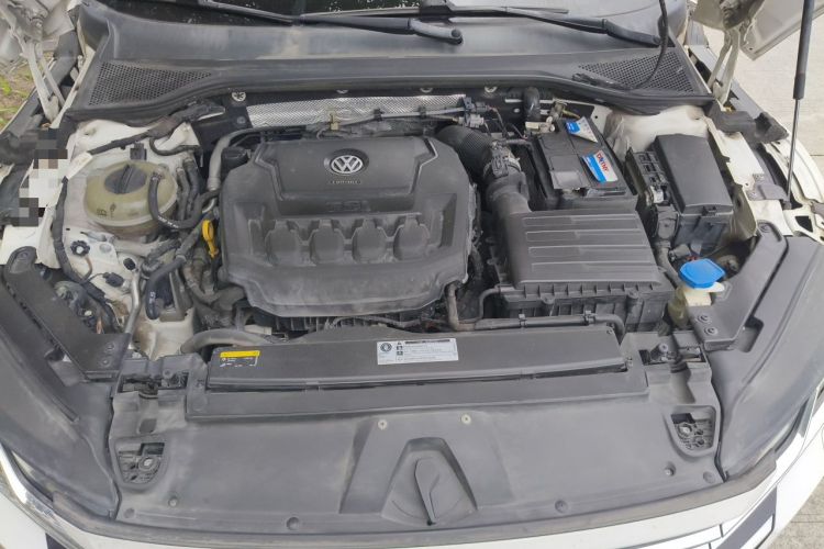 Used Volkswagen FAW-Volkswagen CC 2019 330TSI Glamour Edition China VI Engine Bay
