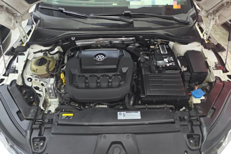 Used Volkswagen FAW-Volkswagen CC 2019 330TSI Huayan Edition China V Standard Engine Bay