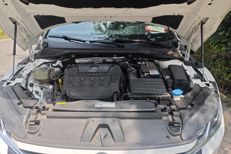 Used Volkswagen FAW-Volkswagen CC 2019 330TSI Glamour Edition China V Standard Engine Bay