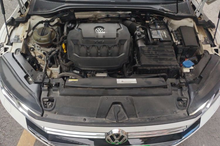 Used Volkswagen FAW-Volkswagen CC 2019 330TSI Glamour Edition China VI Engine Bay
