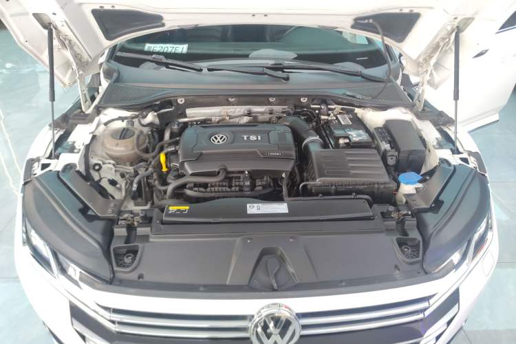 Used Volkswagen FAW-Volkswagen CC 2019 380TSI Glamour Edition China VI Standard Engine Bay