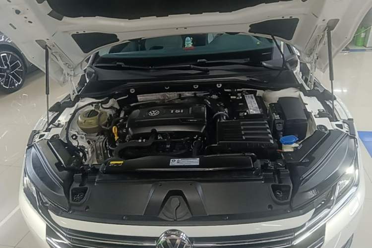 Used Volkswagen FAW-Volkswagen CC 2019 380TSI Yeyan Edition China V Standard Engine Bay