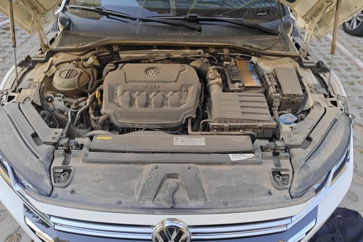 Used Volkswagen FAW-Volkswagen CC 2019 330TSI Huayan Edition China VI Engine Bay
