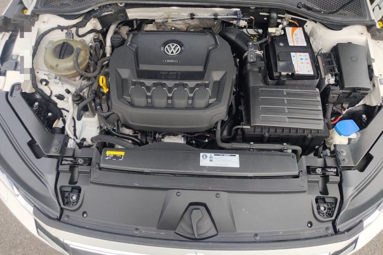 Used Volkswagen FAW-Volkswagen CC 2019 330TSI Glamour Edition China VI Engine Bay
