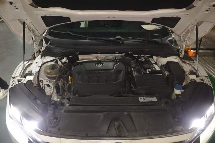 Used Volkswagen FAW-Volkswagen CC 2019 330TSI Glamour Edition China VI Engine Bay