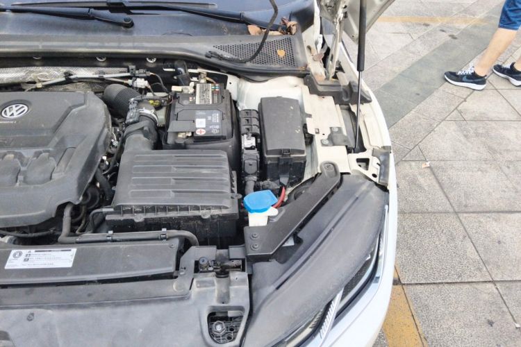 Used Volkswagen FAW-Volkswagen CC 2019 330TSI Huayan Edition China VI Engine Bay Left