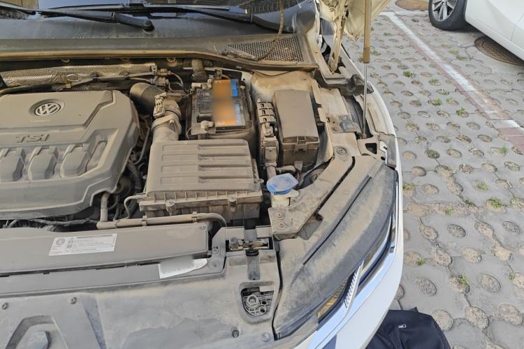 Used Volkswagen FAW-Volkswagen CC 2019 330TSI Huayan Edition China VI Engine Bay Left