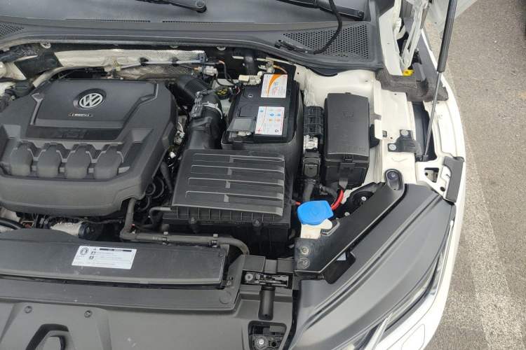 Used Volkswagen FAW-Volkswagen CC 2019 330TSI Glamour Edition China VI Engine Bay Left