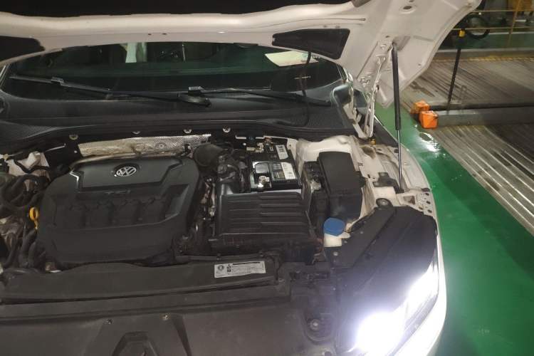 Used Volkswagen FAW-Volkswagen CC 2019 330TSI Glamour Edition China VI Engine Bay Left