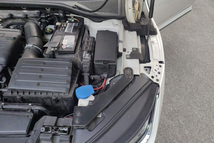 Used Volkswagen FAW-Volkswagen CC 2019 380TSI Yeyan Edition China VI Standard Engine Bay Left