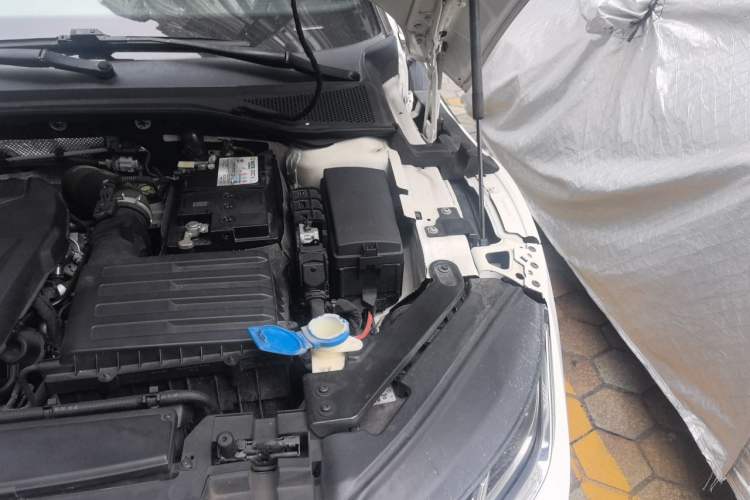Used Volkswagen FAW-Volkswagen CC 2019 330TSI Huayan Edition China VI Engine Bay Left