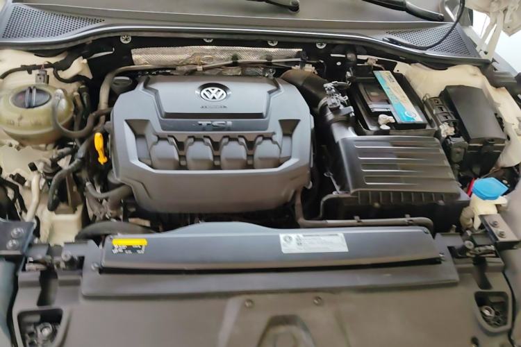 Used Volkswagen FAW-Volkswagen CC 2019 330TSI Glamour Edition China VI Engine Bay