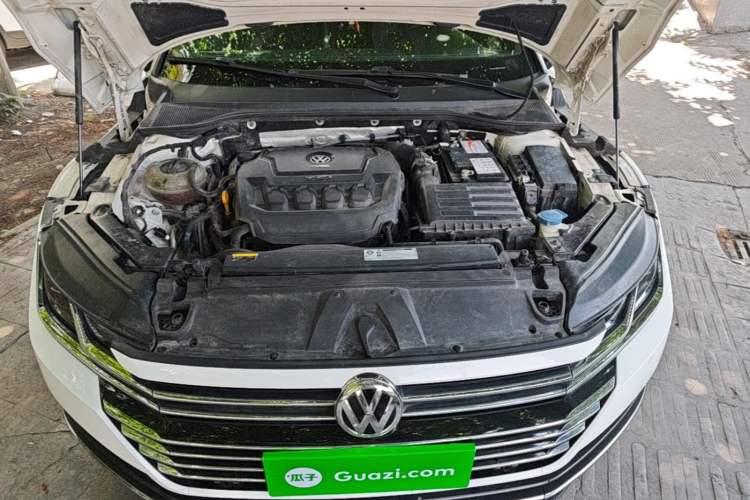 Used Volkswagen FAW-Volkswagen CC 2019 330TSI Huayan Edition China VI Engine Bay