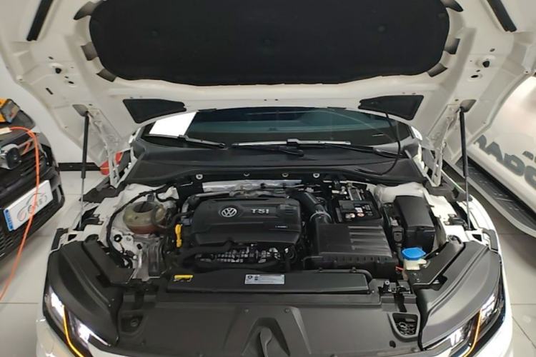 Used Volkswagen FAW-Volkswagen CC 2019 380TSI Glamour Edition China V Standard Engine Bay