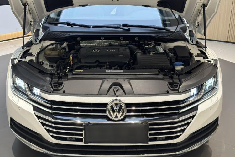 Used Volkswagen FAW-Volkswagen CC 2019 380TSI Yeyan Edition China VI Standard Engine Bay