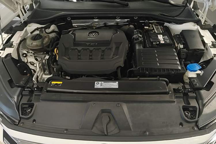 Used Volkswagen FAW-Volkswagen CC 2019 330TSI Glamour Edition China V Standard Engine Bay