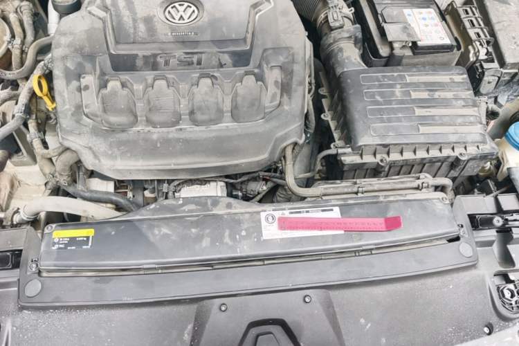 Used Volkswagen FAW-Volkswagen CC 2019 330TSI Glamour Edition China VI Engine Bay
