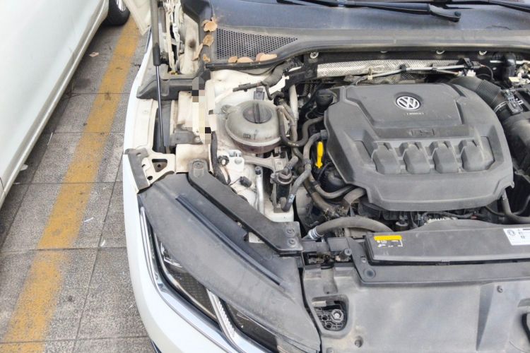 Used Volkswagen FAW-Volkswagen CC 2019 330TSI Huayan Edition China VI Engine Bay Right