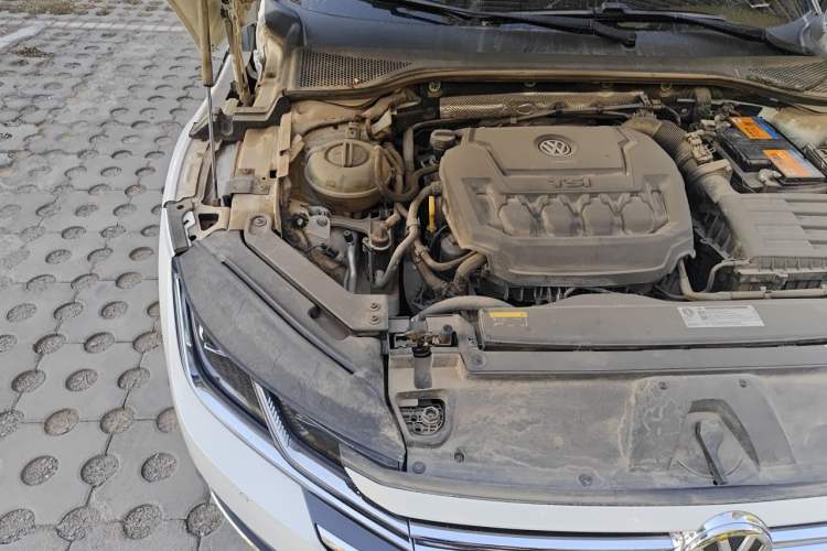 Used Volkswagen FAW-Volkswagen CC 2019 330TSI Huayan Edition China VI Engine Bay Right