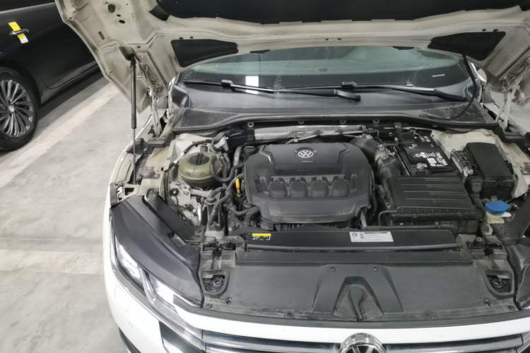 Used Volkswagen FAW-Volkswagen CC 2019 330TSI Glamour Edition China VI Engine Bay Right