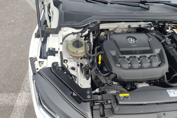 Used Volkswagen FAW-Volkswagen CC 2019 330TSI Glamour Edition China VI Engine Bay Right