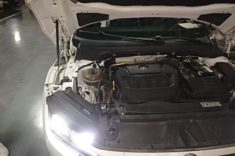 Used Volkswagen FAW-Volkswagen CC 2019 330TSI Glamour Edition China VI Engine Bay Right
