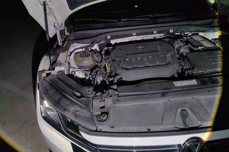 Used Volkswagen FAW-Volkswagen CC 2019 330TSI Glamour Edition China VI Engine Bay Right