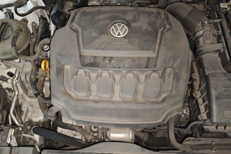 Used Volkswagen FAW-Volkswagen CC 2019 330TSI Glamour Edition China V Standard Engine Bay