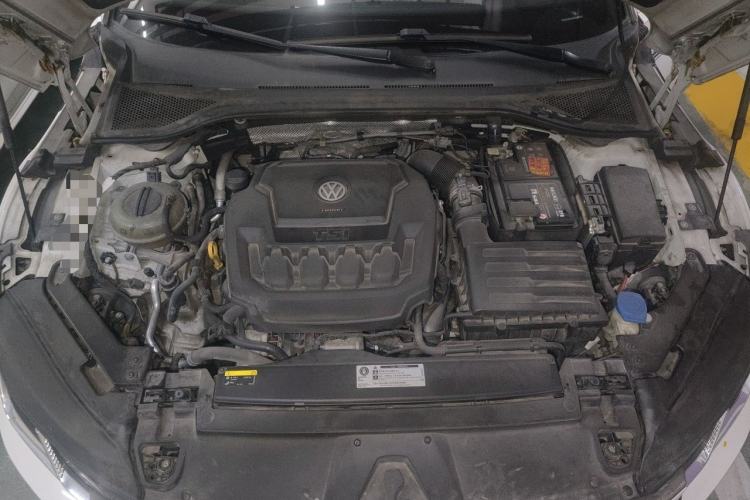 Used Volkswagen FAW-Volkswagen CC 2019 330TSI Huayan Edition China VI Engine Bay
