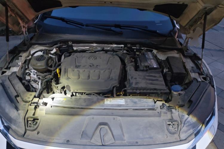 Used Volkswagen FAW-Volkswagen CC 2019 330TSI Glamour Edition China VI Engine Bay