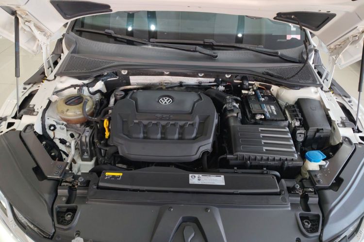 Used Volkswagen FAW-Volkswagen CC 2019 330TSI Glamour Edition China V Standard Engine Bay