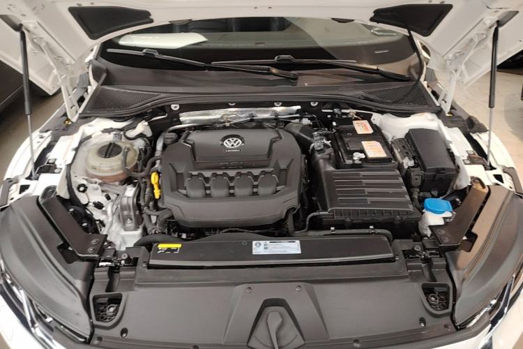 Used Volkswagen FAW-Volkswagen CC 2019 330TSI Glamour Edition China V Standard Engine Bay