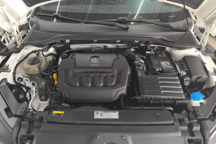 Used Volkswagen FAW-Volkswagen CC 2019 330TSI Glamour Edition China V Standard Engine Bay