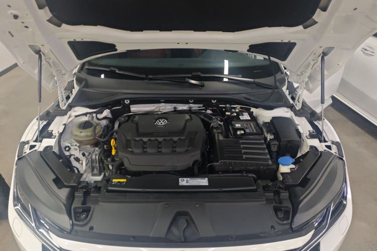 Used Volkswagen FAW-Volkswagen CC 2019 330TSI Glamour Edition China V Standard Engine Bay