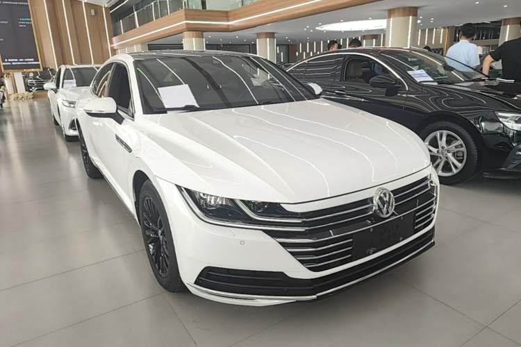 Used Volkswagen FAW-Volkswagen CC 2019 330TSI Glamour Edition China VI Front Right 45 Deg