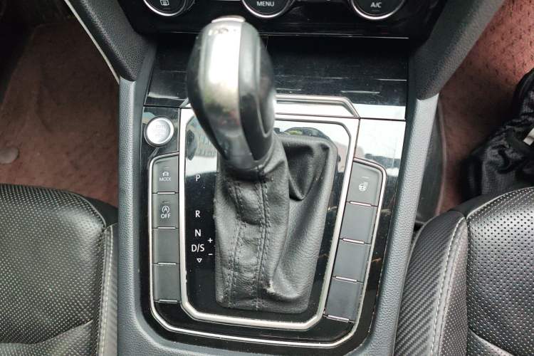 Used Volkswagen FAW-Volkswagen CC 2019 330TSI Glamour Edition China V Standard Gear Lever
