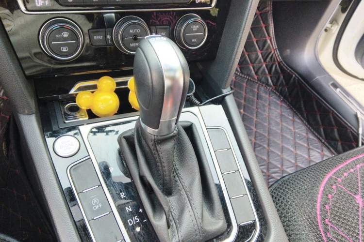 Used Volkswagen FAW-Volkswagen CC 2019 330TSI Huayan Edition China VI Gear Lever