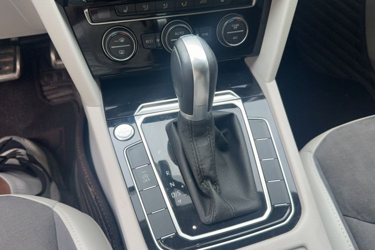 Used Volkswagen FAW-Volkswagen CC 2019 330TSI Huayan Edition China V Standard Gear Lever