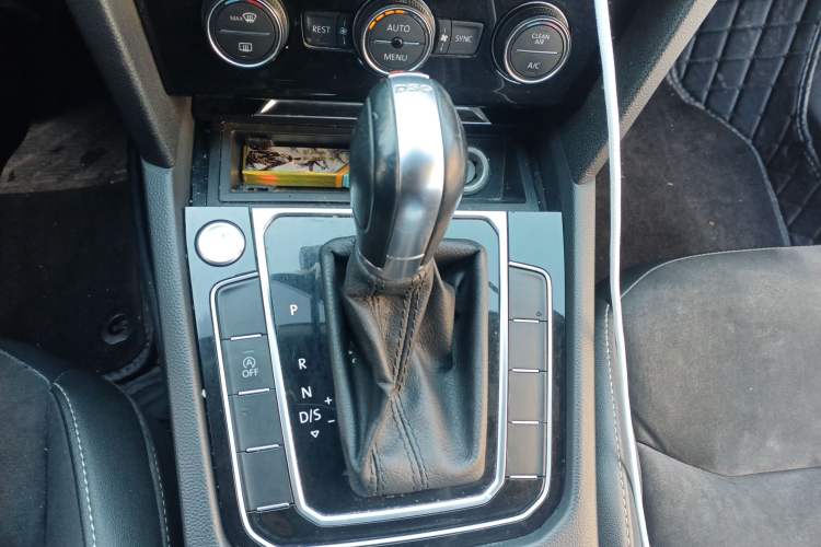 Used Volkswagen FAW-Volkswagen CC 2019 330TSI Huayan Edition China VI Gear Lever